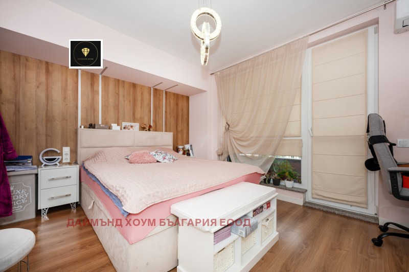 De vânzare  2 dormitoare Plovdiv , Iujen , 174 mp | 49943762 - imagine [5]