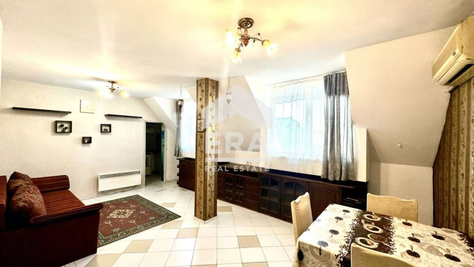 Продава 3-СТАЕН, гр. Варна, Център, снимка 2 - Апартаменти - 54050844