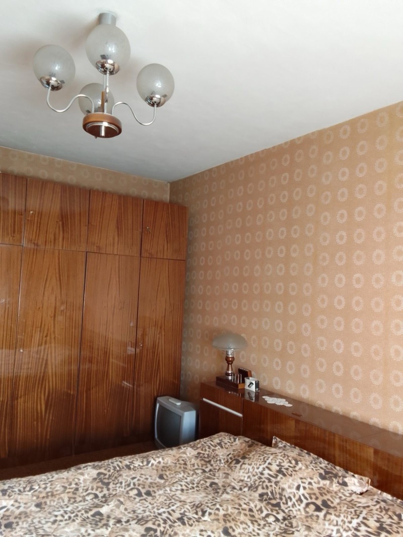 Продава 3-СТАЕН, гр. Перник, Изток, снимка 3 - Апартаменти - 53047495