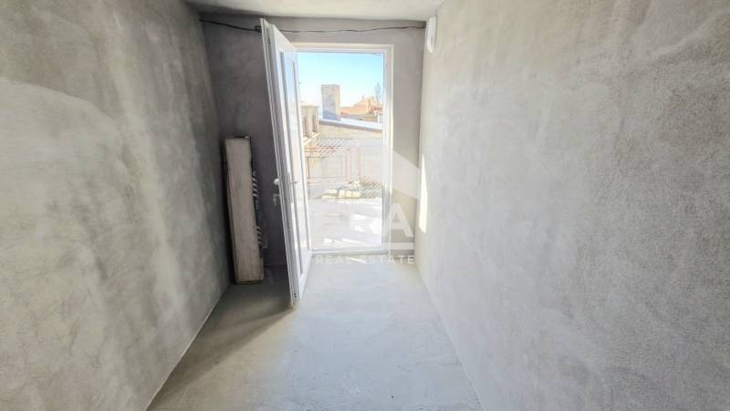 Продава КЪЩА, гр. Аксаково, област Варна, снимка 10 - Къщи - 52444333