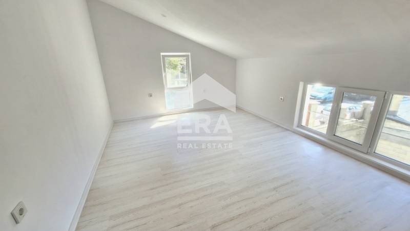 Продава КЪЩА, гр. Аксаково, област Варна, снимка 15 - Къщи - 52444333