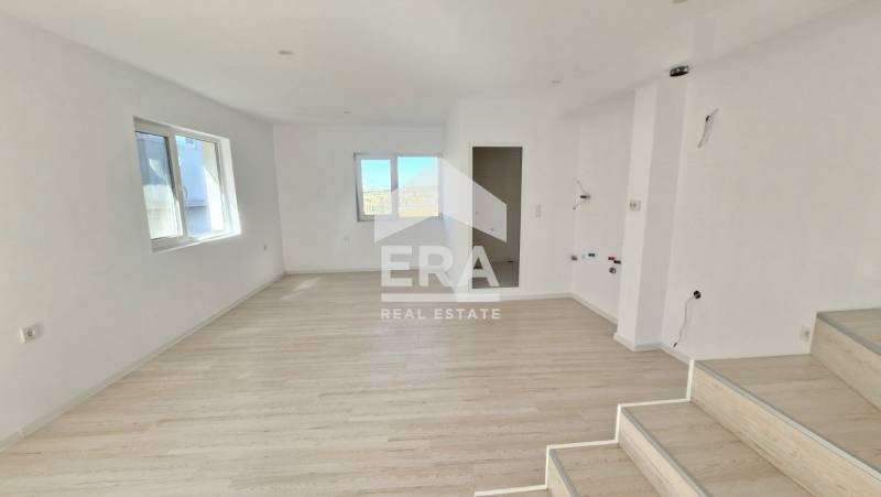 Продава КЪЩА, гр. Аксаково, област Варна, снимка 12 - Къщи - 52444333