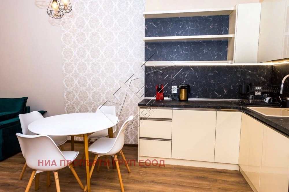 Продава 2-СТАЕН, гр. Бургас, Лазур, снимка 2 - Апартаменти - 53001477