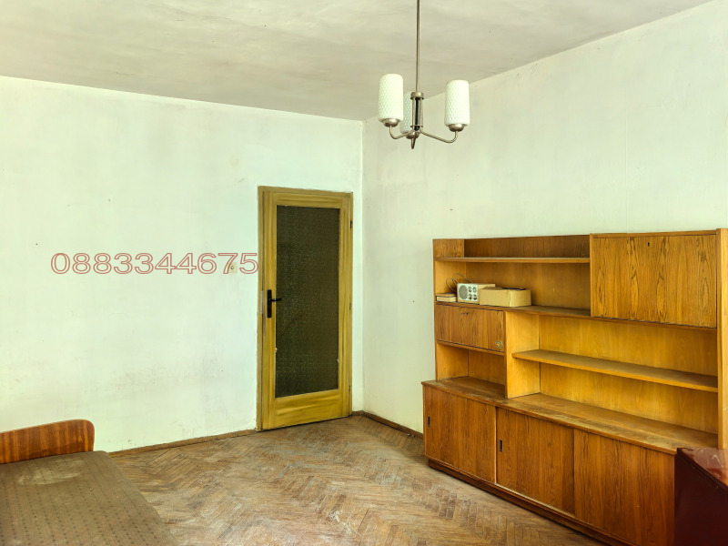 Продава  3-стаен град Благоевград , Широк център , 66 кв.м | 39036045 - изображение [2]
