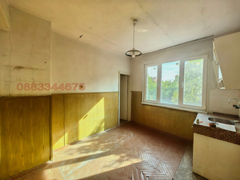 Продава  3-стаен град Благоевград , Широк център , 66 кв.м | 39036045 - изображение [4]