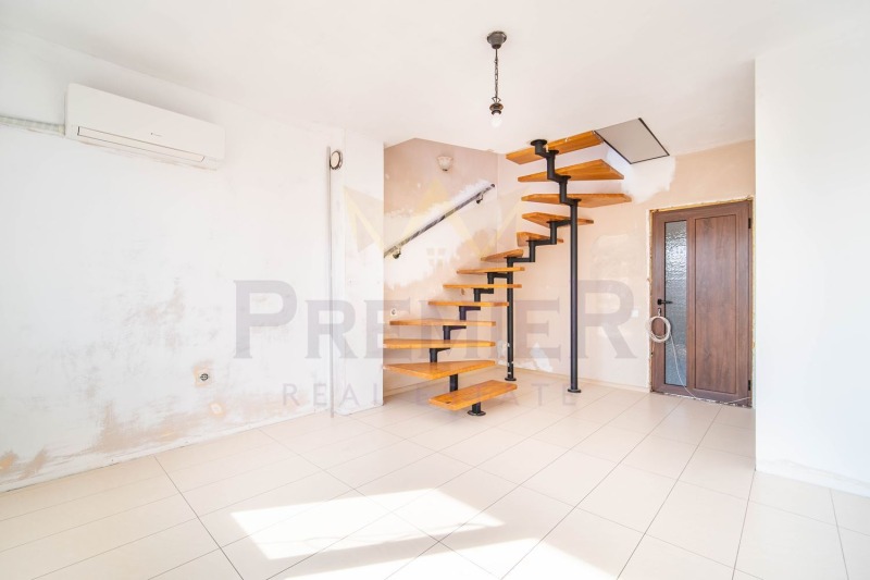 Продава 3-СТАЕН, гр. Варна, Лятно кино Тракия, снимка 3 - Апартаменти - 53016335