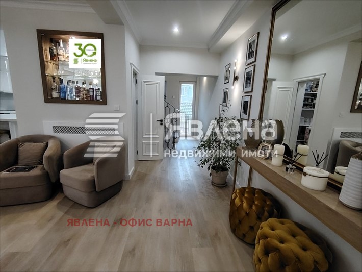 Продава КЪЩА, гр. Варна, Гръцка махала, снимка 3 - Къщи - 49069961