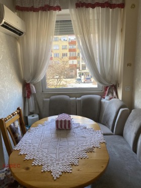 2 makuuhuonetta Dimitrovgrad, Haskovon alue 9