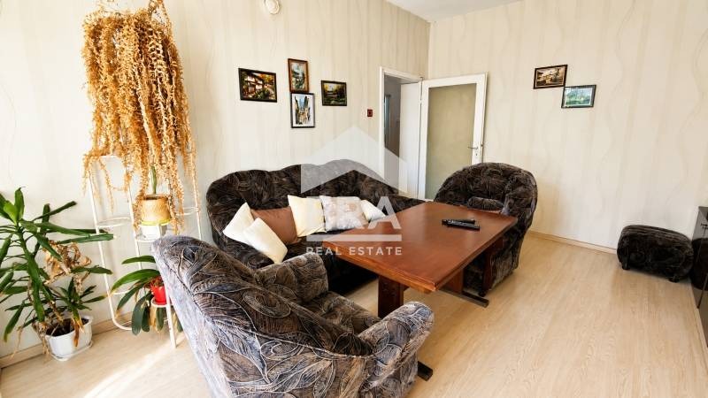 Продава 4-СТАЕН, гр. Търговище, Боровец, снимка 4 - Апартаменти - 55529296