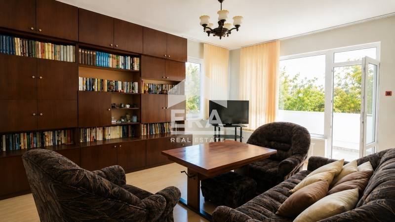 Продава 4-СТАЕН, гр. Търговище, Боровец, снимка 3 - Апартаменти - 55529296