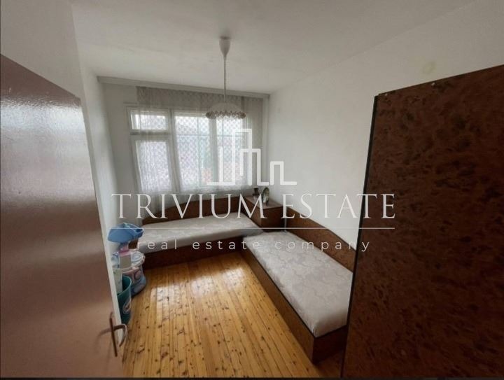 Продава ЕТАЖ ОТ КЪЩА, гр. Пловдив, Прослав, снимка 5 - Етаж от къща - 54341889