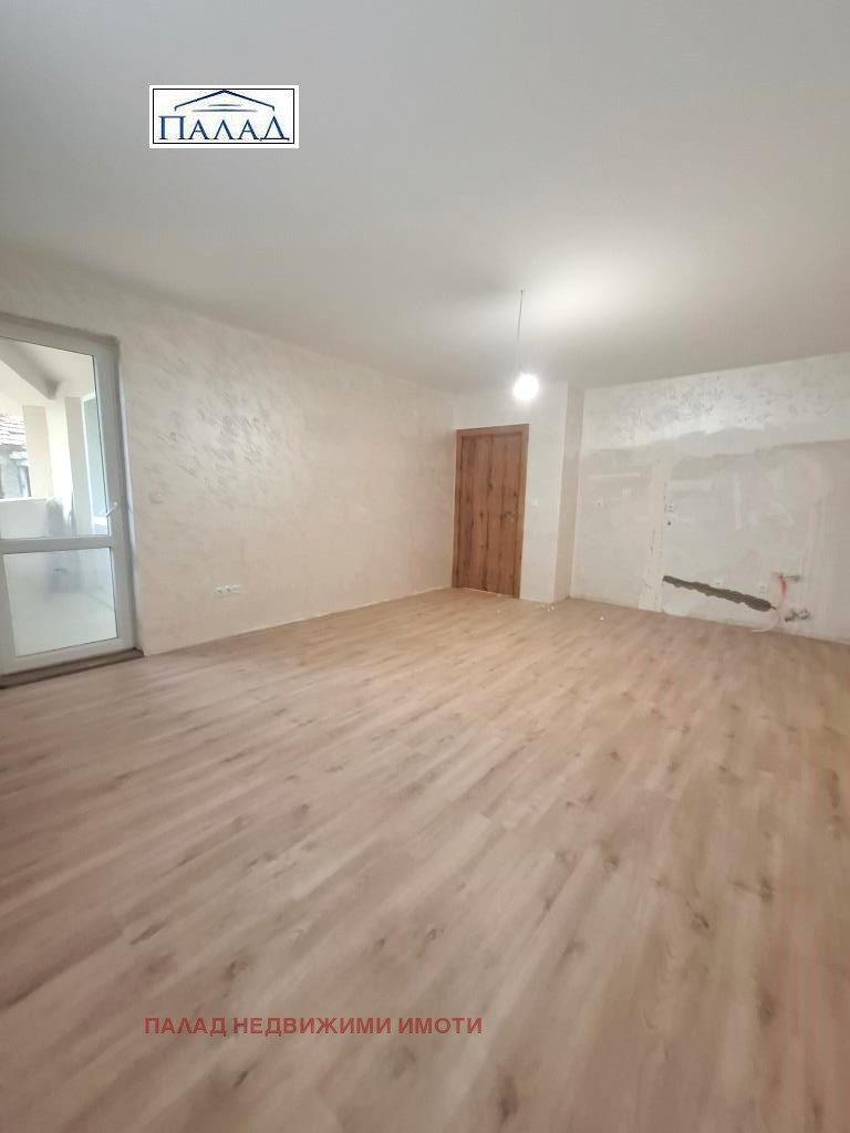 Продава 2-СТАЕН, гр. Варна, Център, снимка 2 - Апартаменти - 52170141