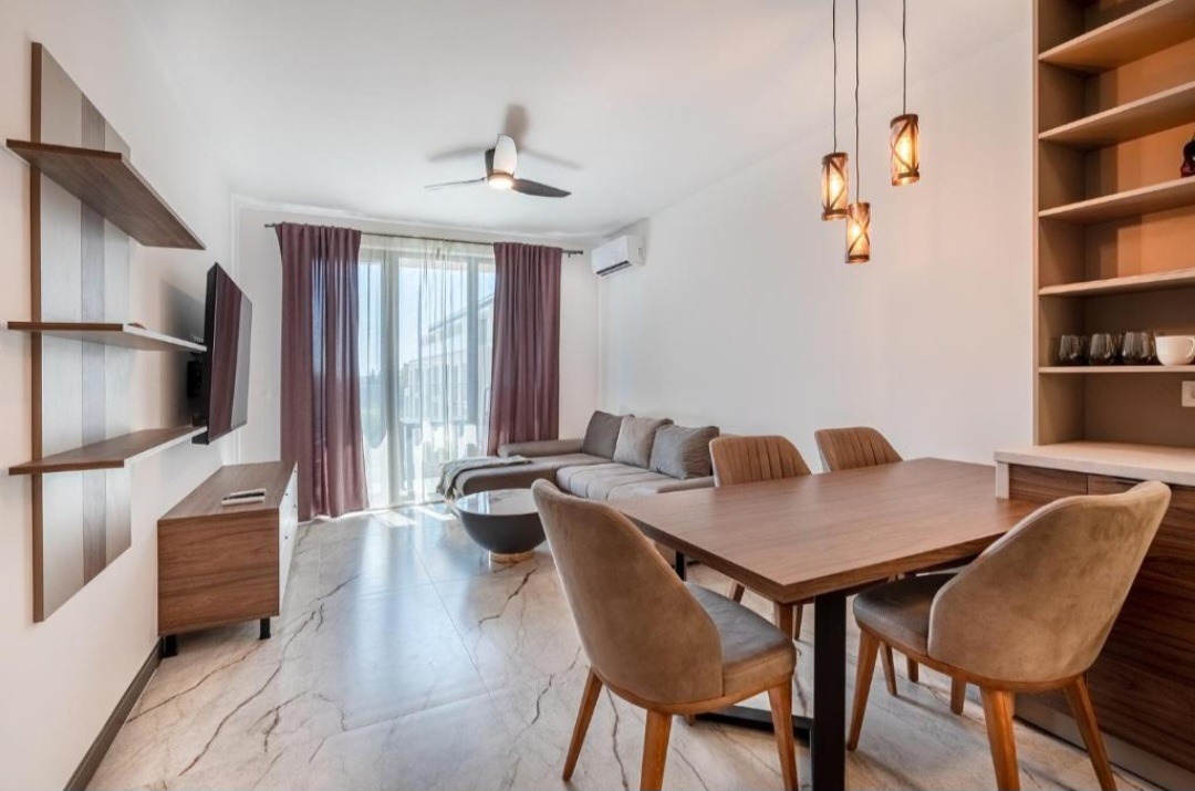 Продава 3-СТАЕН, гр. Варна, к.к. Св.Св. Константин и Елена