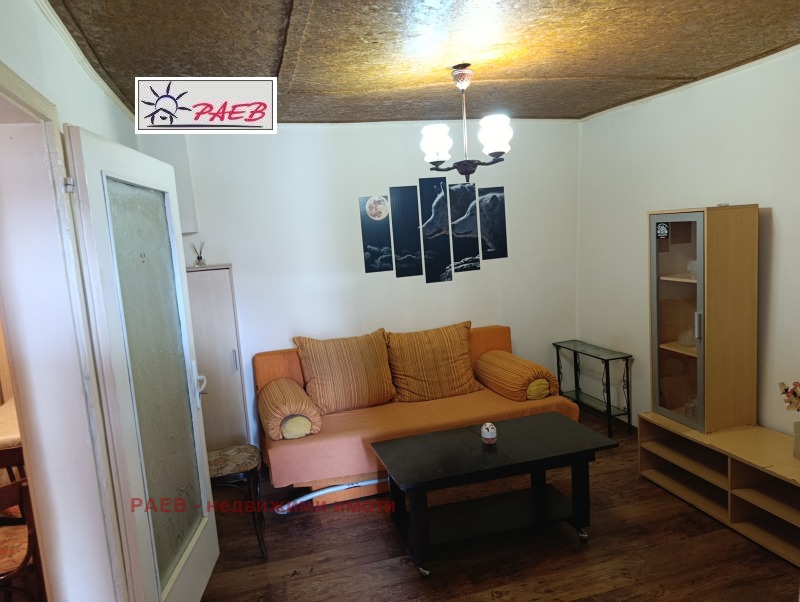 Продава КЪЩА в град Русе, Централен кооп. пазар - 72 кв.м / 53 500 € » 104 636.91 лв., РАЕВ - недвижими имоти