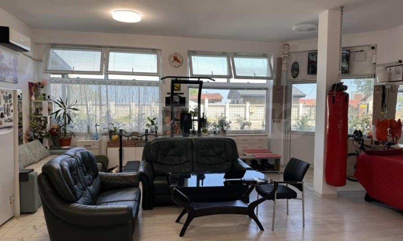 Na prodej  1 ložnice Varna , m-t Alen mak , 100 m2 | 86841324