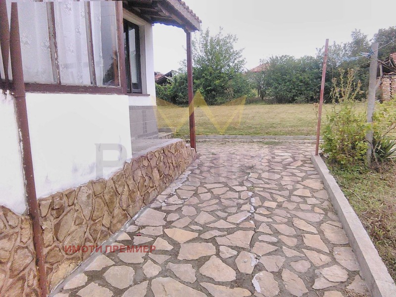 Продава КЪЩА, с. Дъбравино, област Варна, снимка 2 - Къщи - 40999830