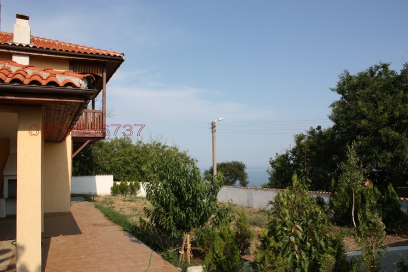 Продава ВИЛА, с. Емона, област Бургас, снимка 3 - Вили - 52780142