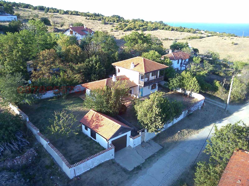 Продава ВИЛА, с. Емона, област Бургас