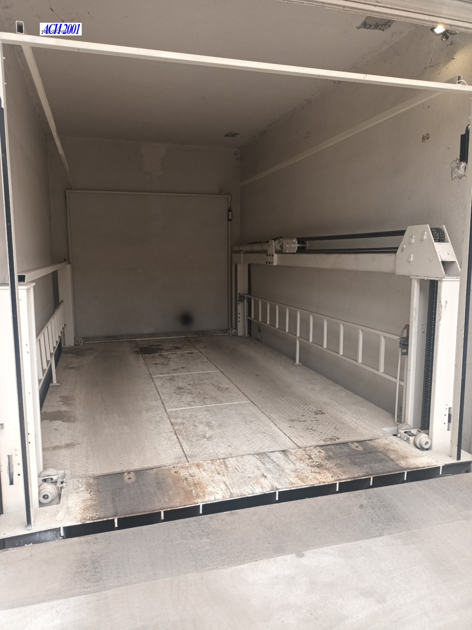 Продава ГАРАЖ, ПАРКОМЯСТО, гр. София, Зона Б-18, снимка 4 - Гаражи и паркоместа - 54610221