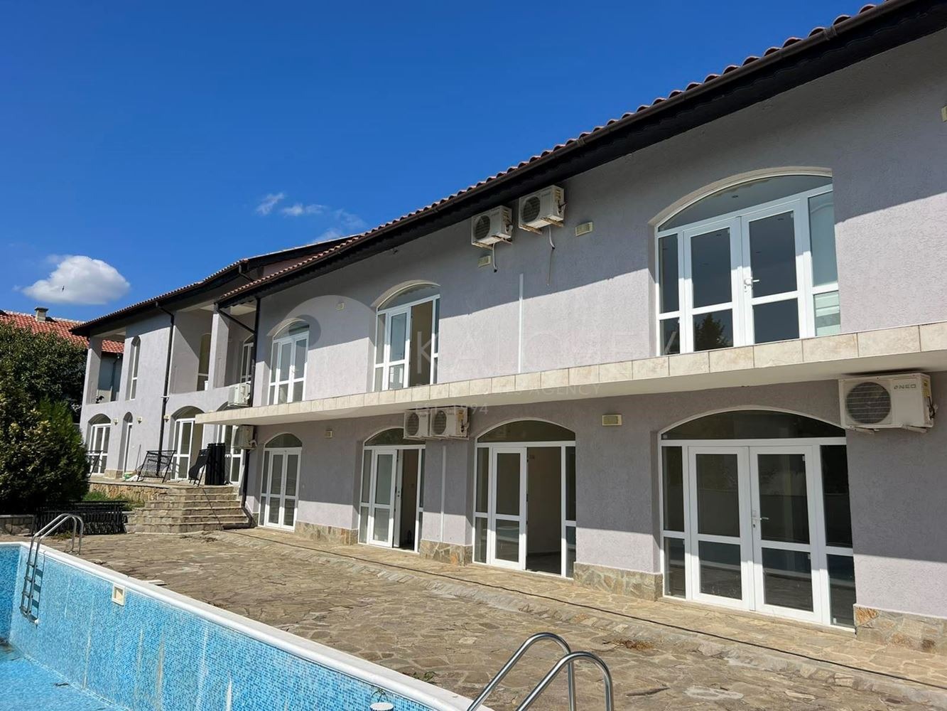 Продава ХОТЕЛ, с. Близнаци, област Варна, снимка 3 - Хотели - 56137779