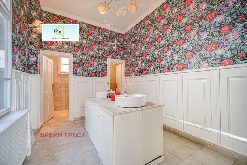 Продава КЪЩА, гр. София, Център, снимка 4 - Къщи - 52576860