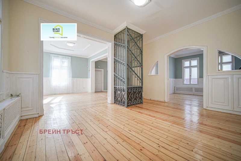 Продава КЪЩА, гр. София, Център, снимка 16 - Къщи - 52576860