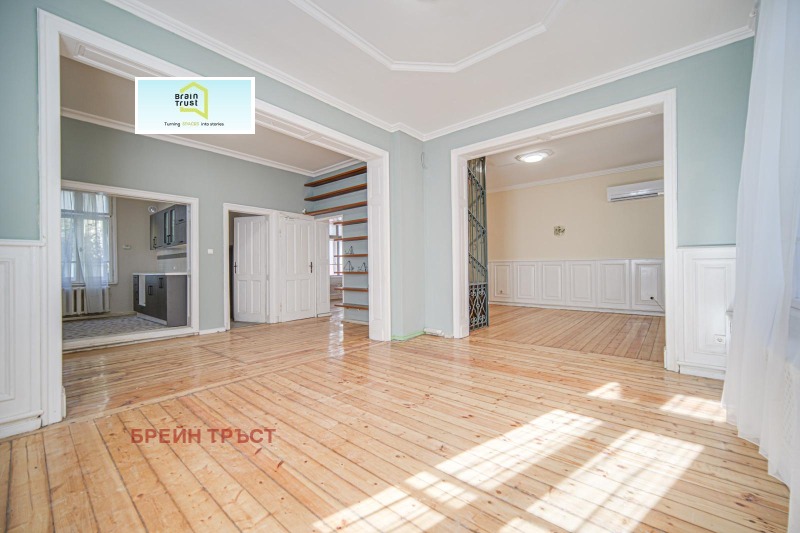 Продава КЪЩА, гр. София, Център, снимка 6 - Къщи - 52576860