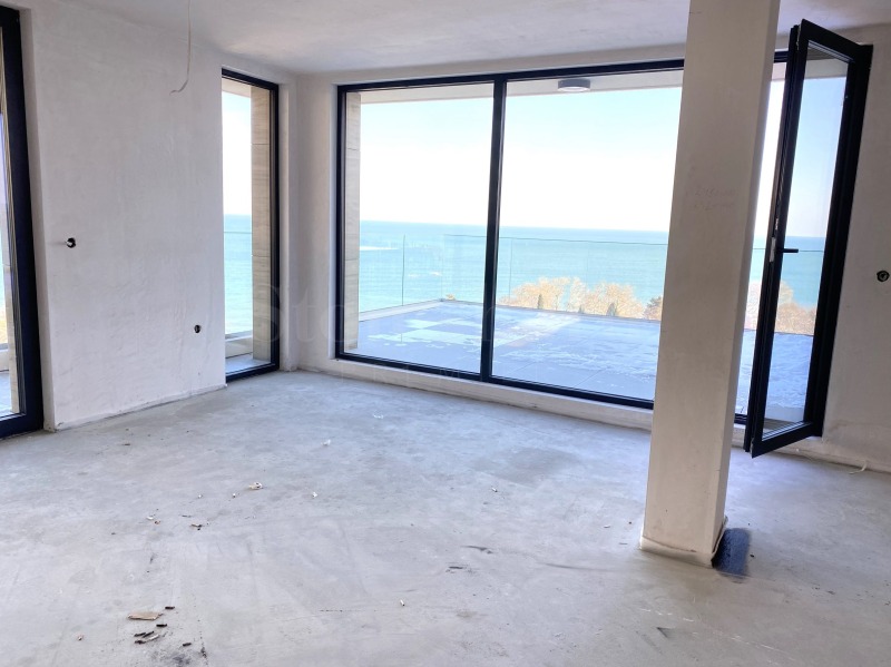 Продава 4-СТАЕН, гр. Варна, к.к. Св.Св. Константин и Елена, снимка 2 - Апартаменти - 53133928