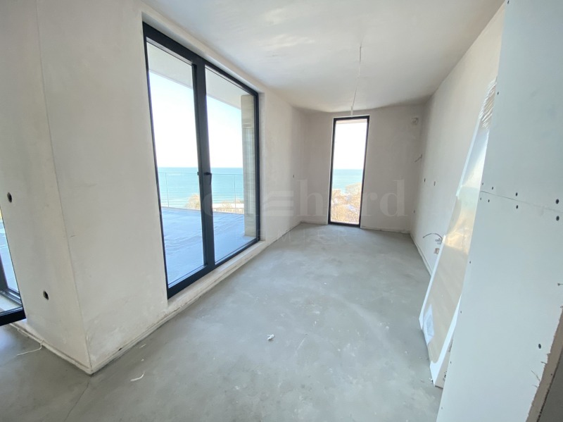 Продава 4-СТАЕН, гр. Варна, к.к. Св.Св. Константин и Елена, снимка 5 - Апартаменти - 53133928