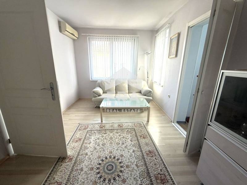 Продава ЕТАЖ ОТ КЪЩА, гр. Варна, ВИНС-Червен площад, снимка 7 - Етаж от къща - 54136216