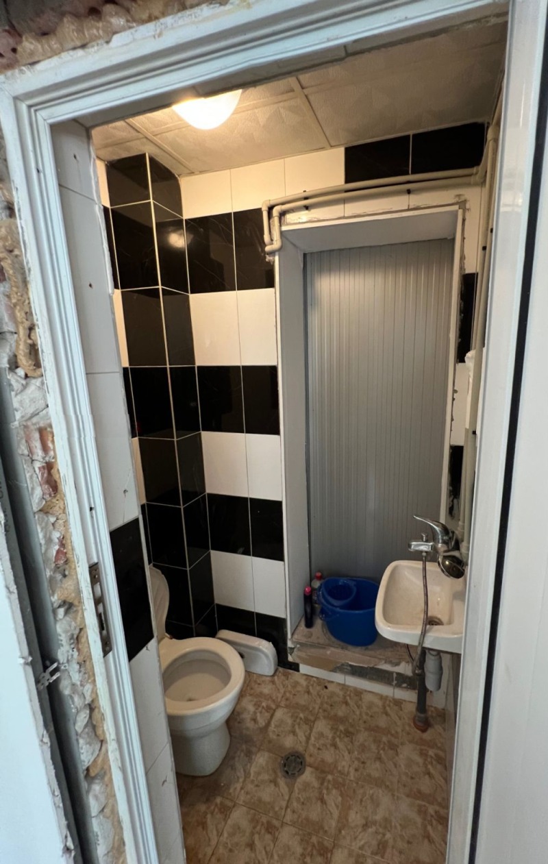 Na sprzedaż  Sklep Plewen , Szirok centar , 96 mkw | 63019509 - obraz [9]