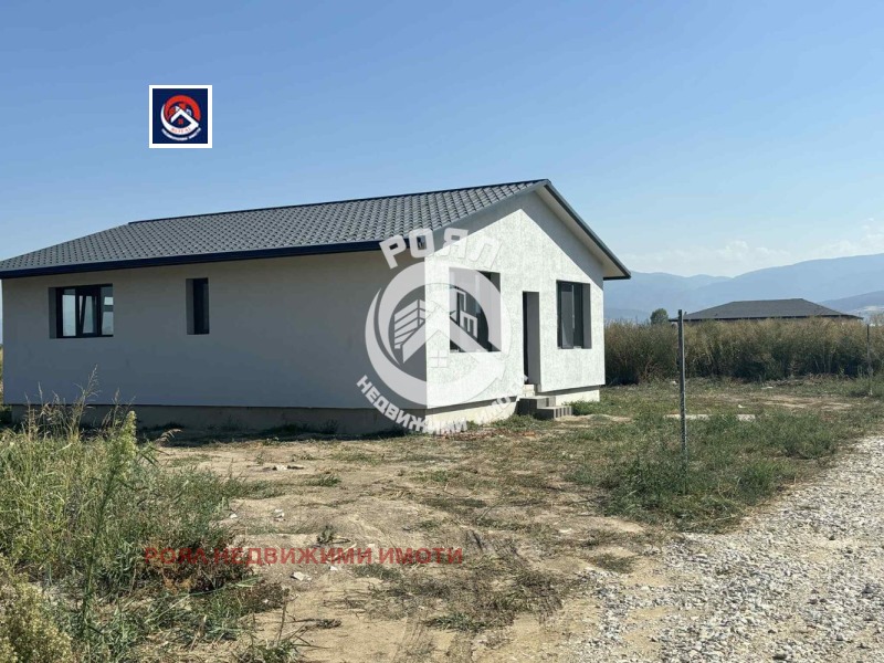 Продава КЪЩА, с. Оризари, област Пловдив, снимка 3 - Къщи - 52701005