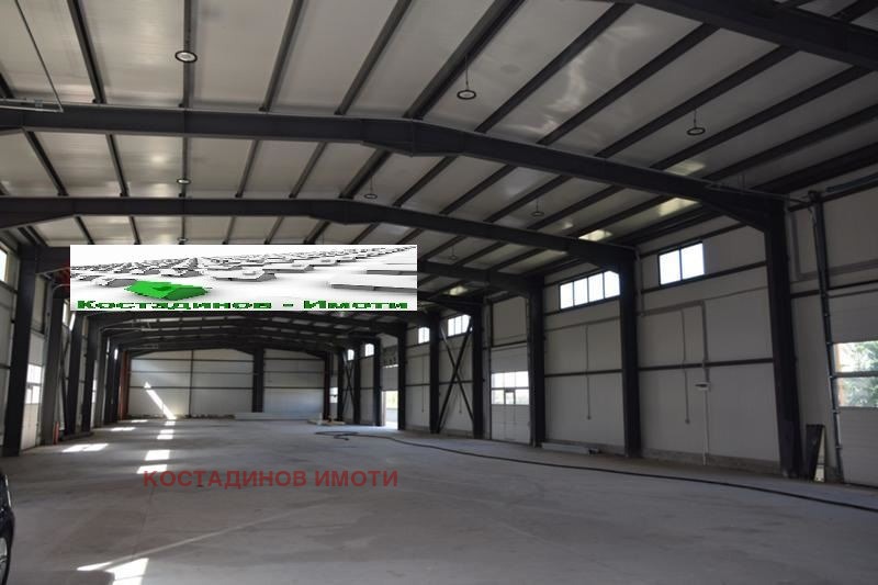 En venta  Edificio industrial Plovdiv , Industrialna zona - Yug , 2824 metros cuadrados | 89021354 - imagen [2]