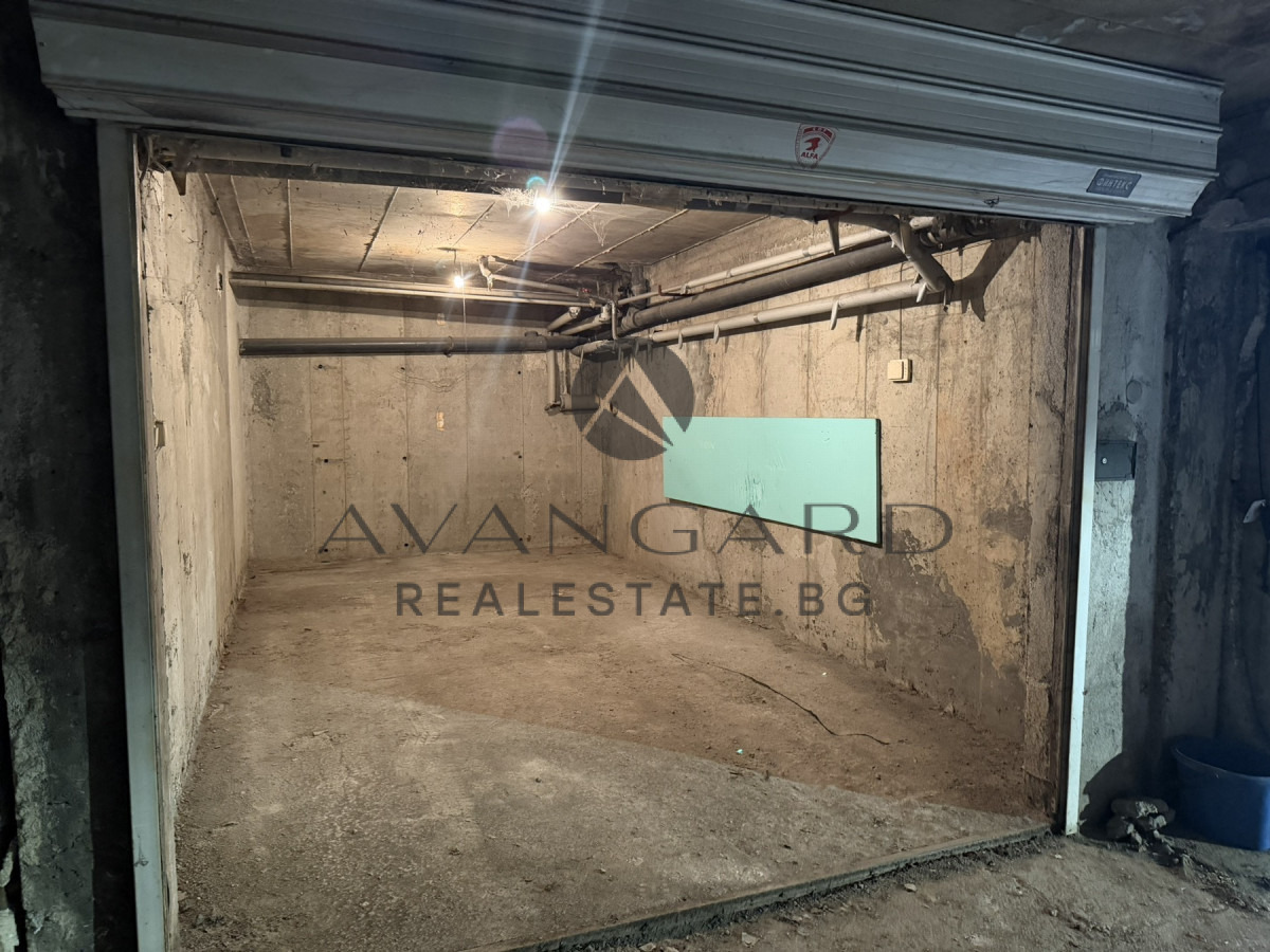Продава ГАРАЖ, ПАРКОМЯСТО, гр. Пловдив, Кършияка