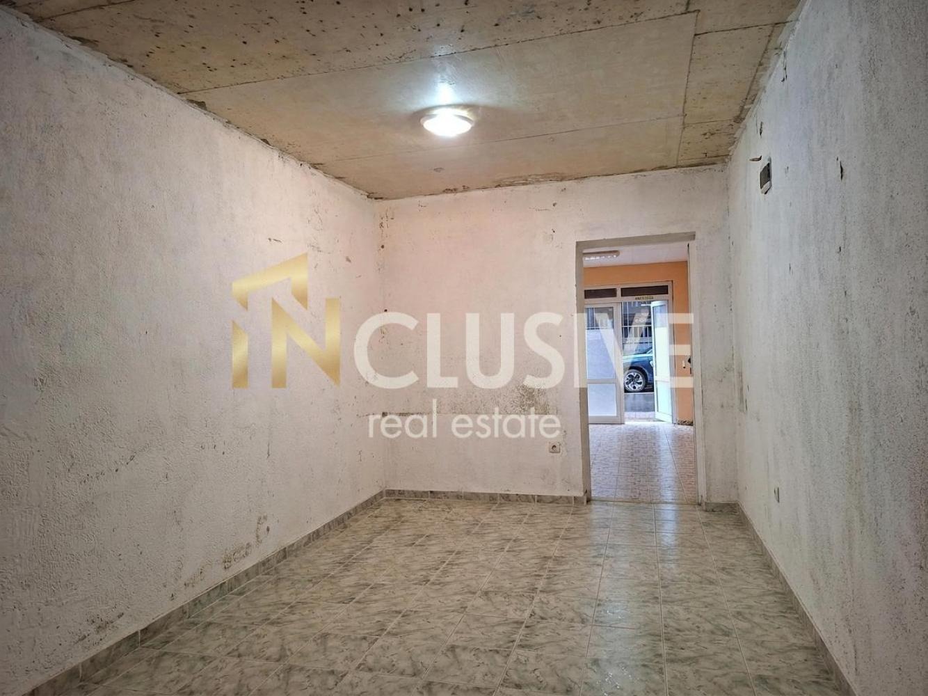 Продава ГАРАЖ, ПАРКОМЯСТО, гр. Варна, Център, снимка 4 - Гаражи и паркоместа - 54118872