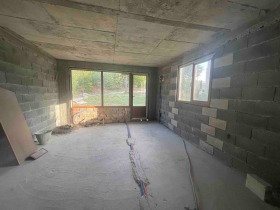 КЪЩА, 65 m2