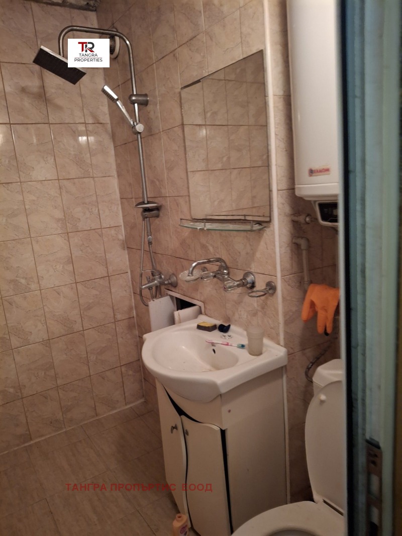 Продается  1 спальня область Перник , Радомир , 65 кв.м | 39714711 - изображение [2]