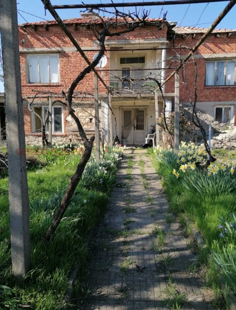 Продава КЪЩА, с. Книжовник, област Хасково