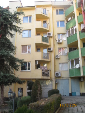 1 dormitor Rusci, Pazardjic 1