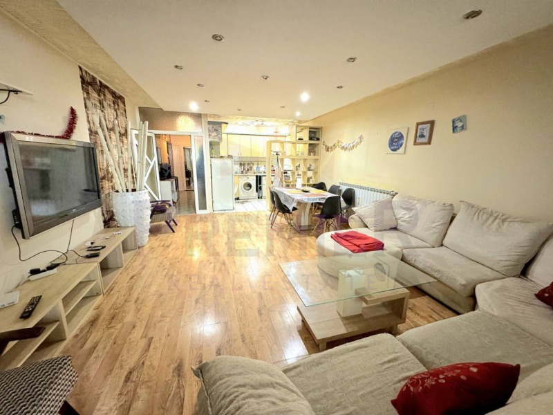 Продава  2-стаен, град София, Борово •  309 000 EUR • ID 65687213 — holmes.bg - [1] 