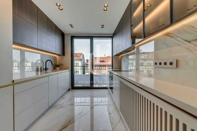 Продава  3-стаен, град София, Център •  800 000 EUR • ID 14295312 — holmes.bg - [1] 