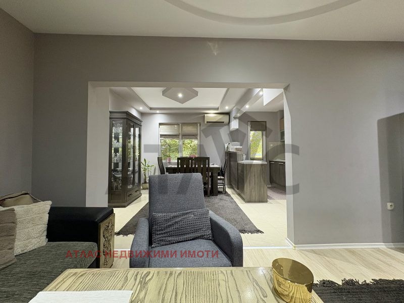 Продава  3-стаен град Пловдив , Тракия , 92 кв.м | 72378732 - изображение [2]