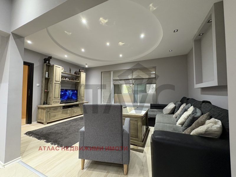 Продава  3-стаен град Пловдив , Тракия , 92 кв.м | 72378732 - изображение [8]