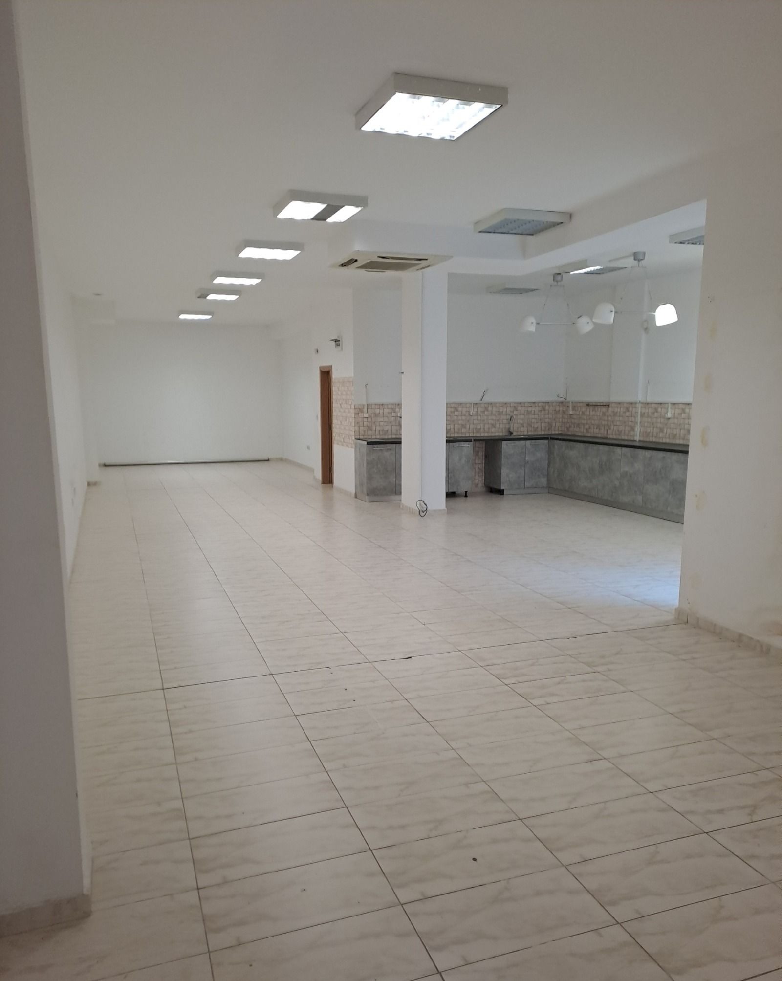 Продава МАГАЗИН, гр. София, Полигона, снимка 5 - Магазини - 53440241