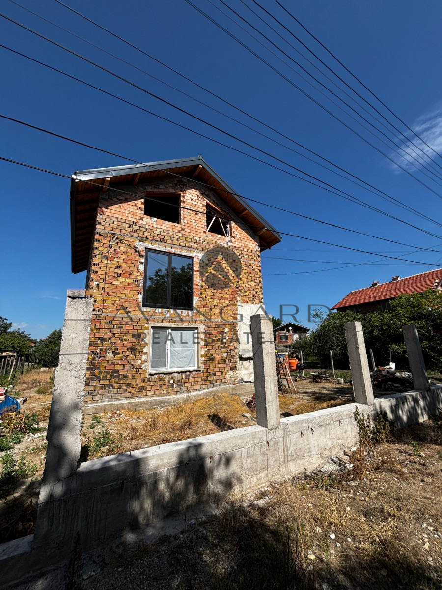 Продава КЪЩА, с. Златитрап, област Пловдив, снимка 2 - Къщи - 56270186