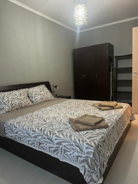 Продава 2-стаен град Бургас Изгрев - [1] 
