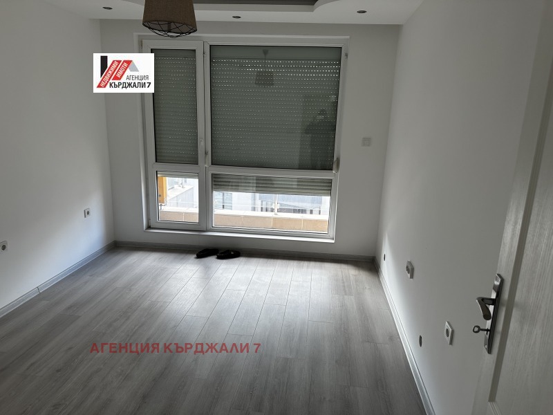 Продава 3-СТАЕН, гр. Кърджали, Възрожденци, снимка 9 - Апартаменти - 52835358