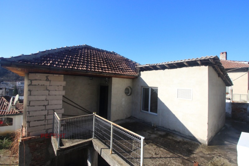 Продава КЪЩА, гр. Габрово, Център, снимка 2 - Къщи - 53342852