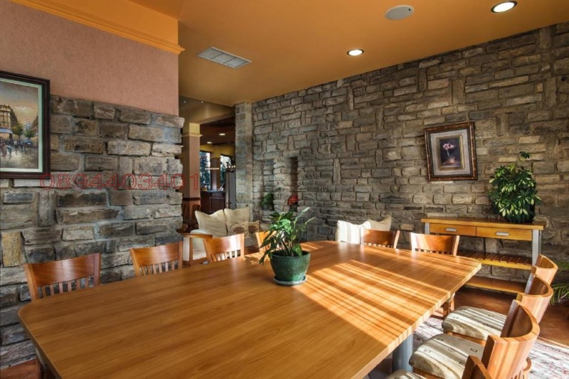 Продава ХОТЕЛ, с. Старозагорски бани, област Стара Загора, снимка 2 - Хотели - 53228673