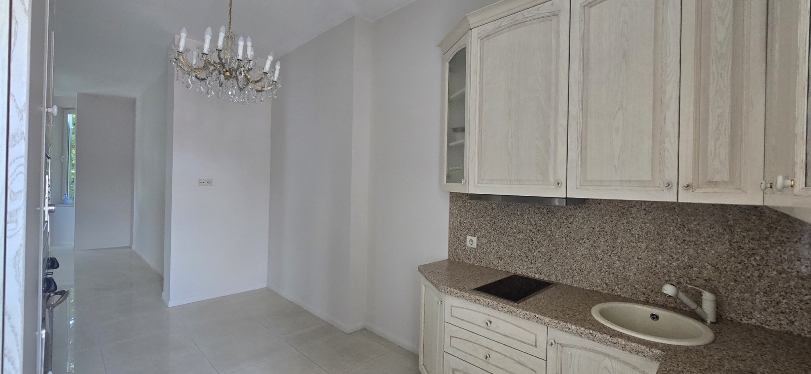 Продава 3-СТАЕН, гр. София, Център, снимка 2 - Апартаменти - 56121051